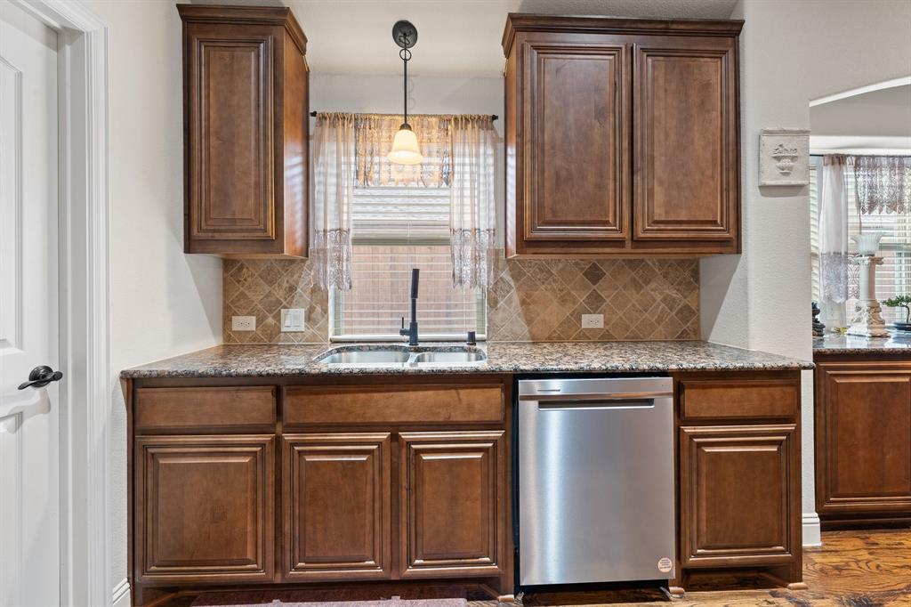 1000 Longhorn Drive Property Photo 9