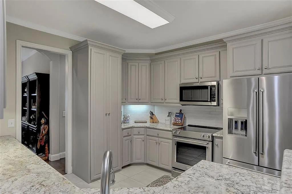 146 Derby Drive Property Photo 11