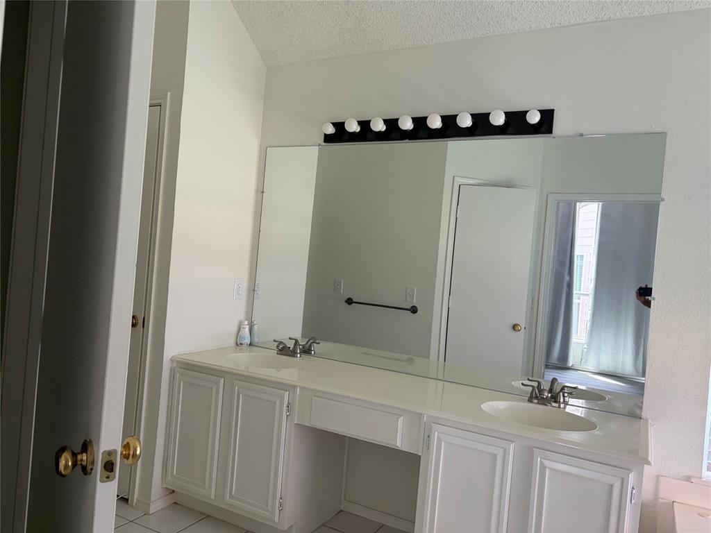 10404 Preston Vineyard Drive Property Photo 5