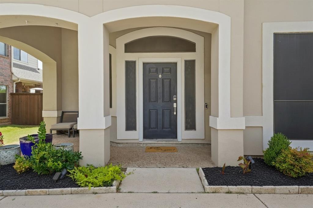 5508 Thistle Hill Property Photo 3
