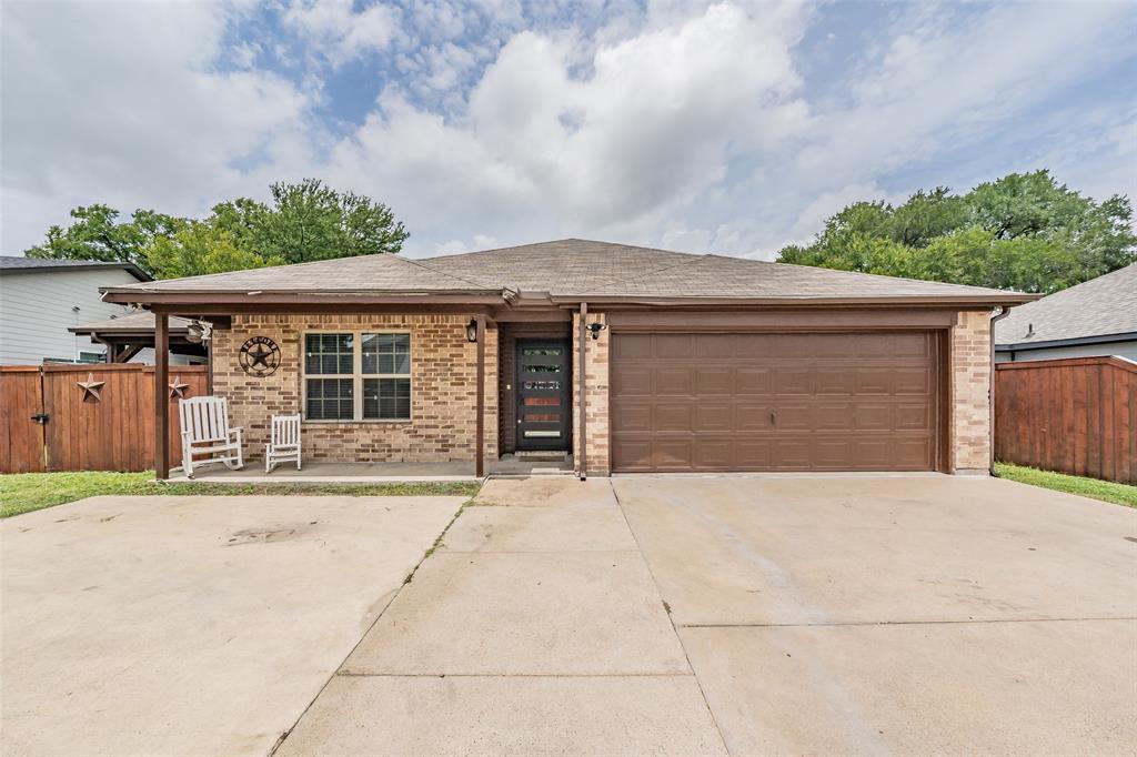 8015 Leigh Ann Drive Property Photo 1