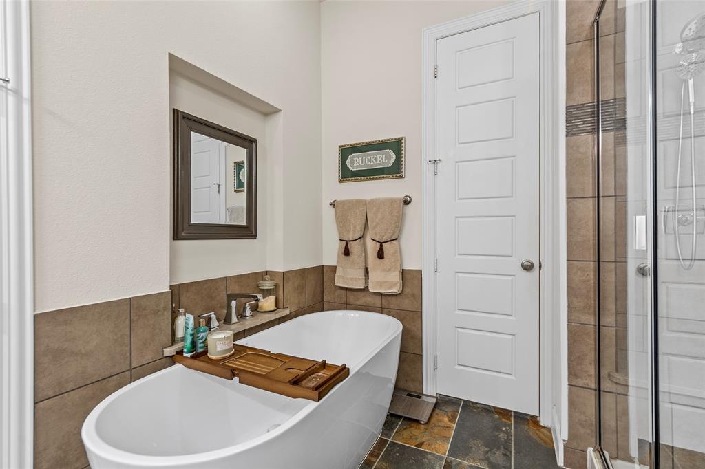 4917 Shore Crest Drive Property Photo 14