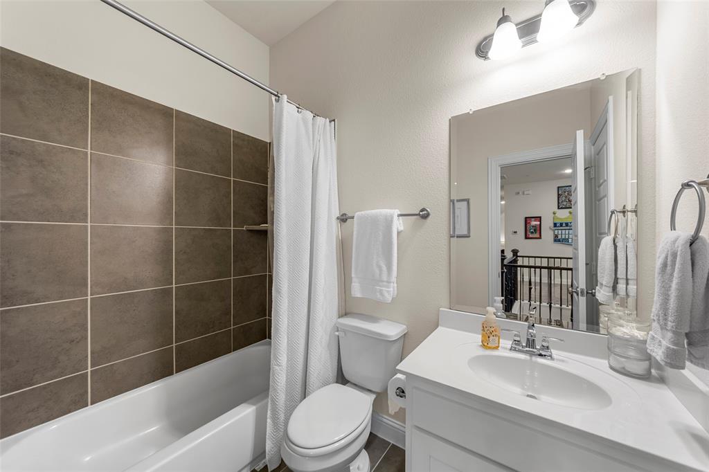 4917 Shore Crest Drive Property Photo 32
