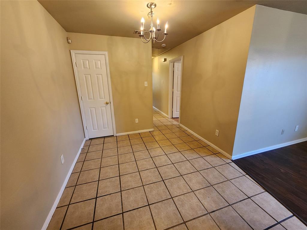 939 Baker Street Property Photo 5