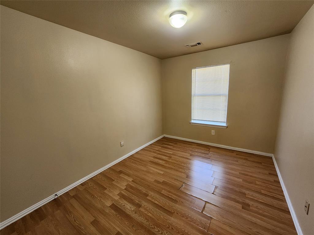 939 Baker Street Property Photo 12