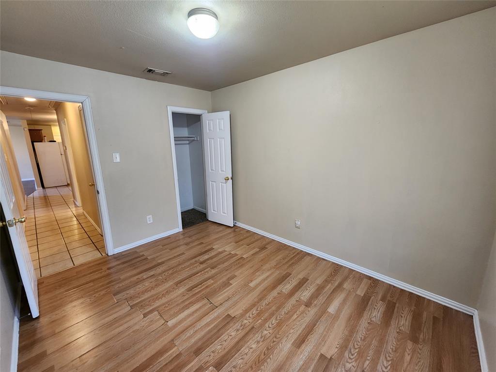 939 Baker Street Property Photo 13