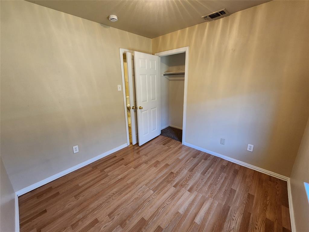 939 Baker Street Property Photo 16