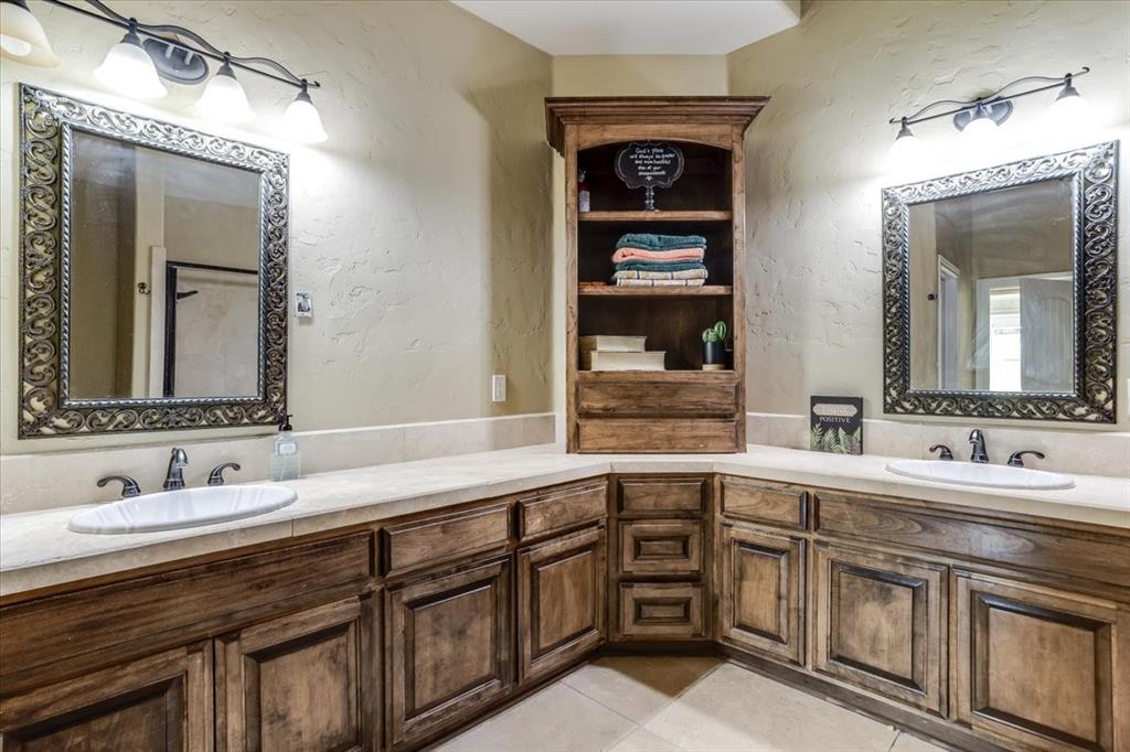 30 Tananger Springs Drive Property Photo 24