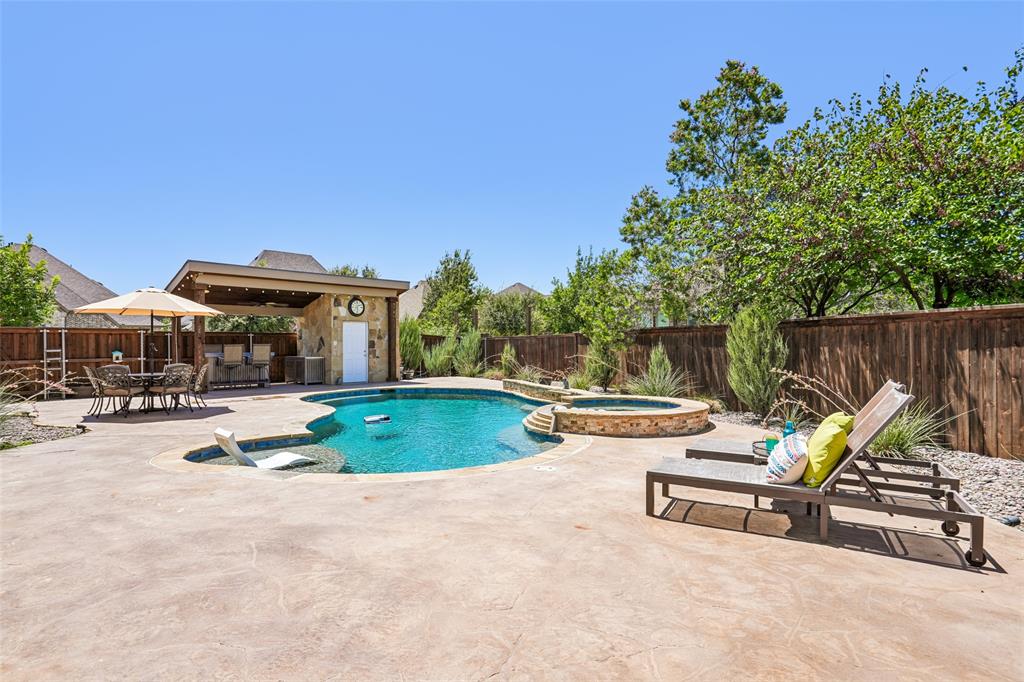 932 Champions Court Property Photo 33