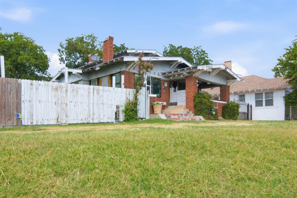 2929 E Lancaster Avenue Property Photo 5