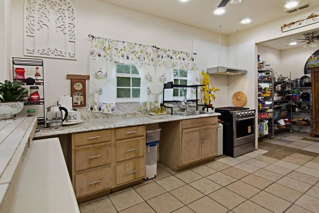 2929 E Lancaster Avenue Property Photo 13