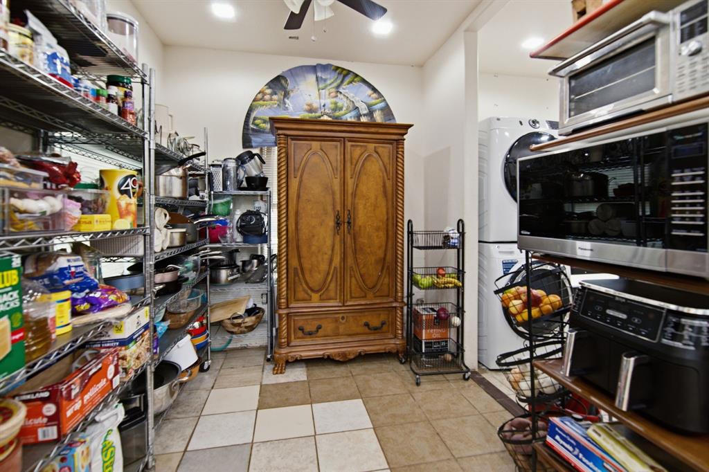 2929 E Lancaster Avenue Property Photo 15