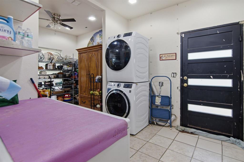 2929 E Lancaster Avenue Property Photo 19