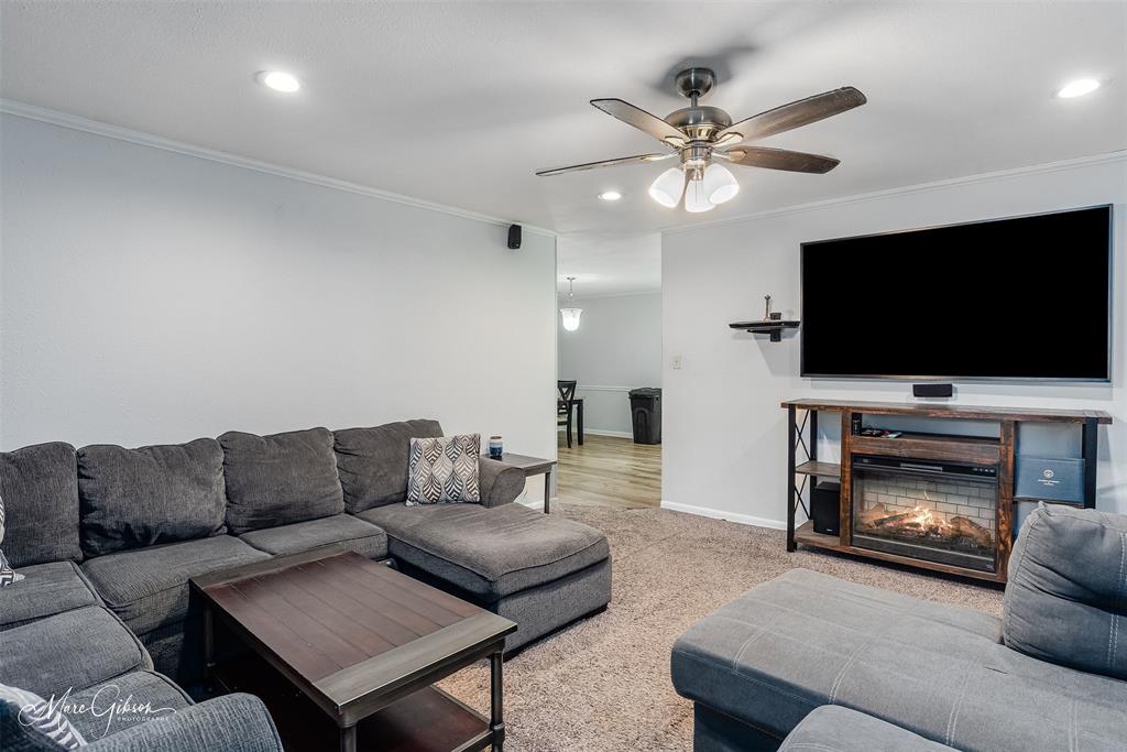 2578 Crape Myrtle Street Property Photo 3