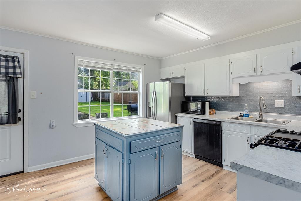 2578 Crape Myrtle Street Property Photo 6