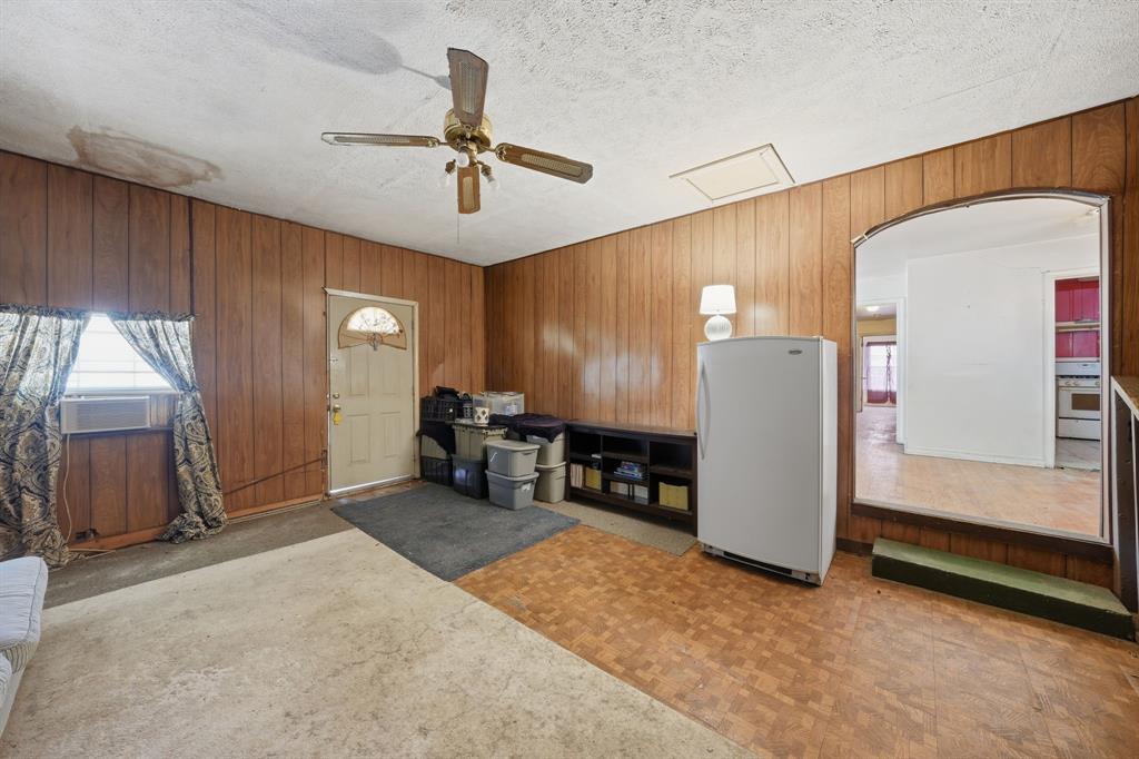 3275 S Edgefield Avenue Property Photo 6