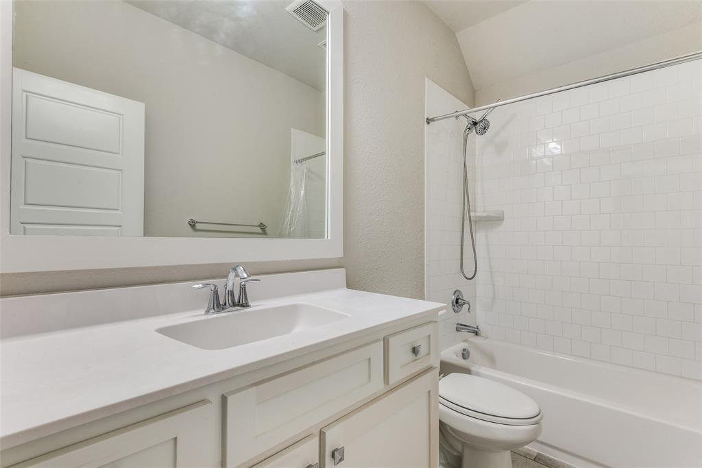 708 Dusty Trail Property Photo 32