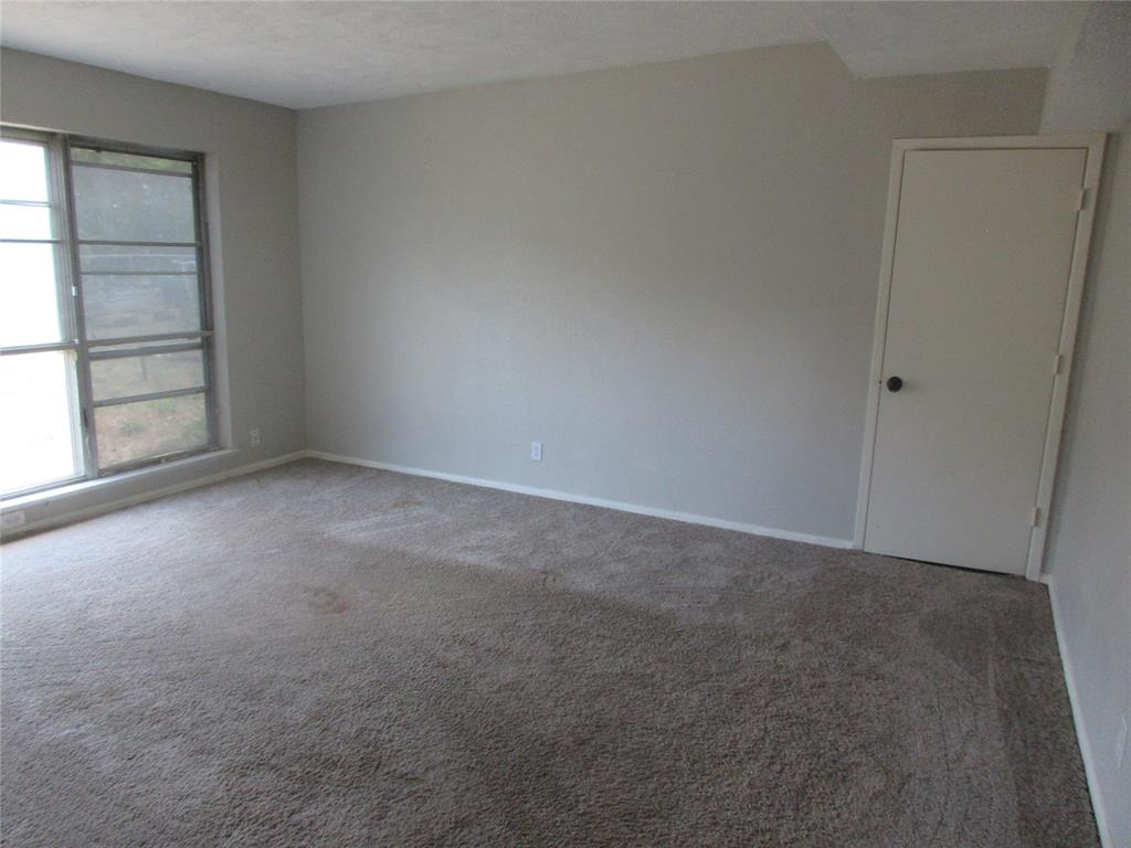 4904 Virgil Street Property Photo 8