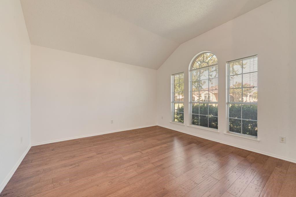 2704 Crooked Creek Property Photo 6
