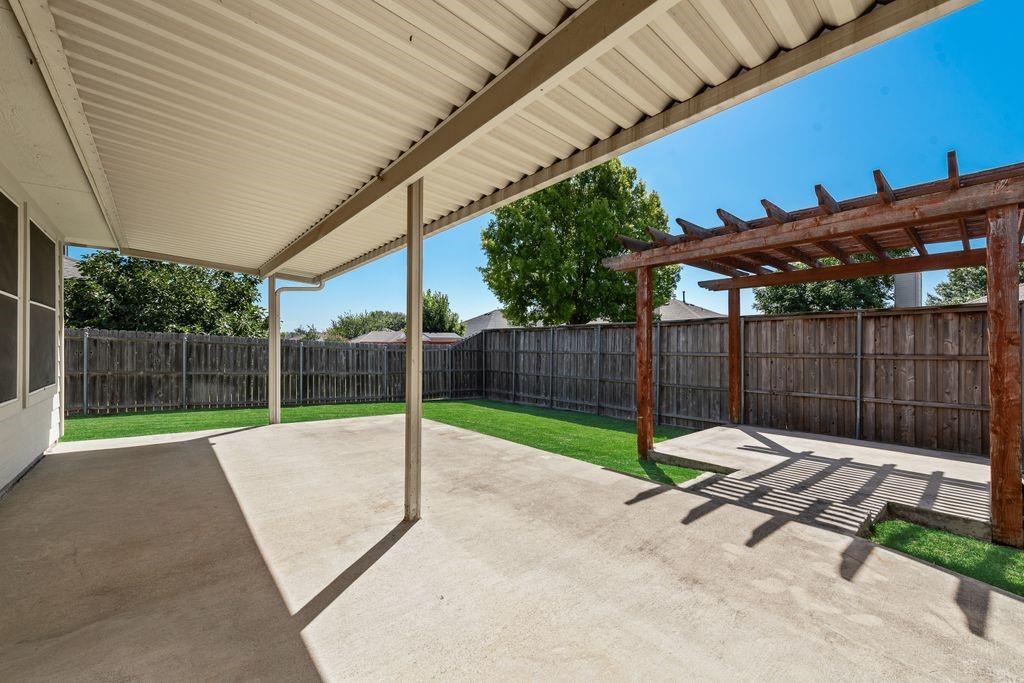 2704 Crooked Creek Property Photo 33