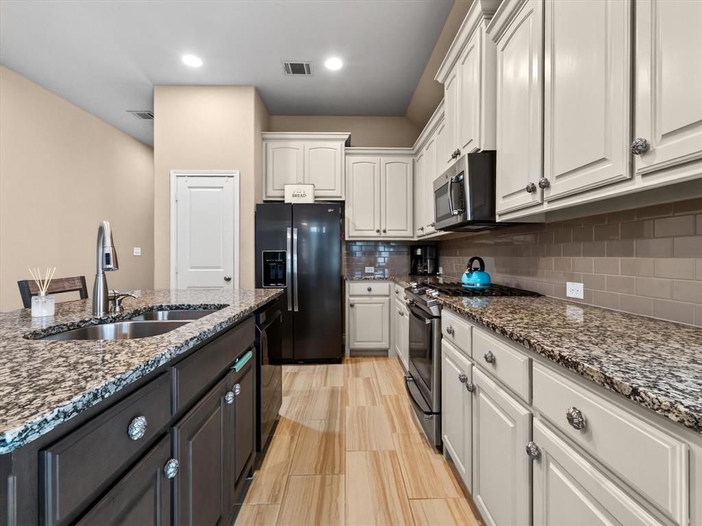1005 Hubbard Creek Trail Property Photo 6