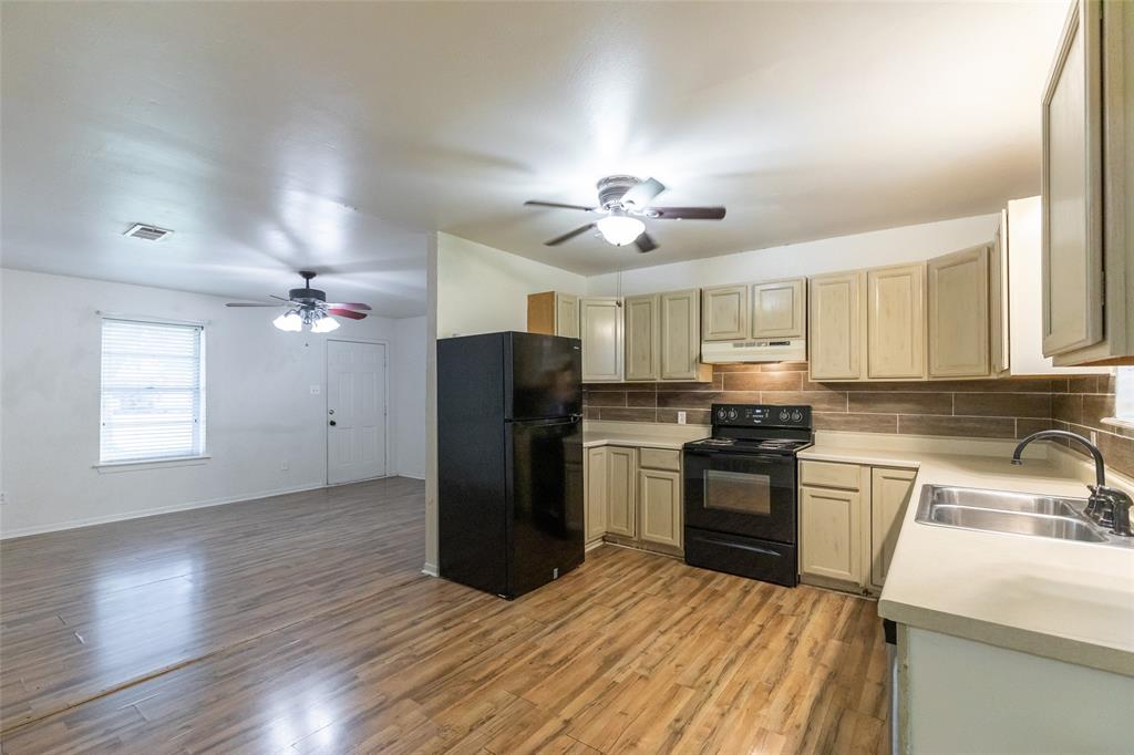301 Sandy Lane Property Photo 10