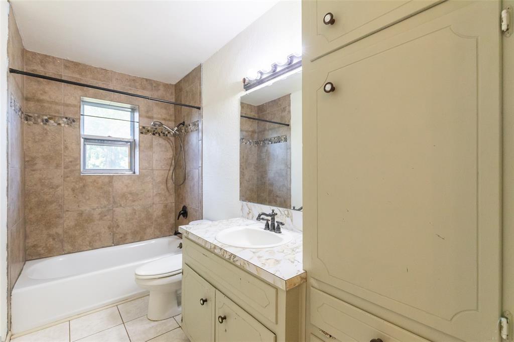 301 Sandy Lane Property Photo 14