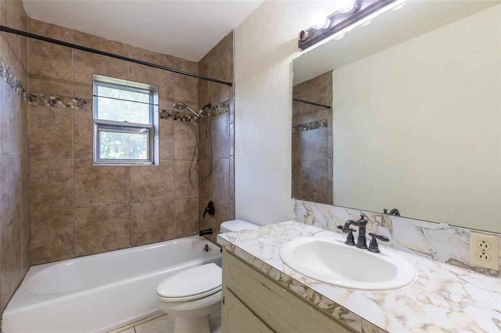 301 Sandy Lane Property Photo 15