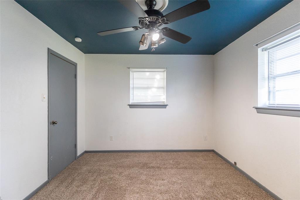 301 Sandy Lane Property Photo 20