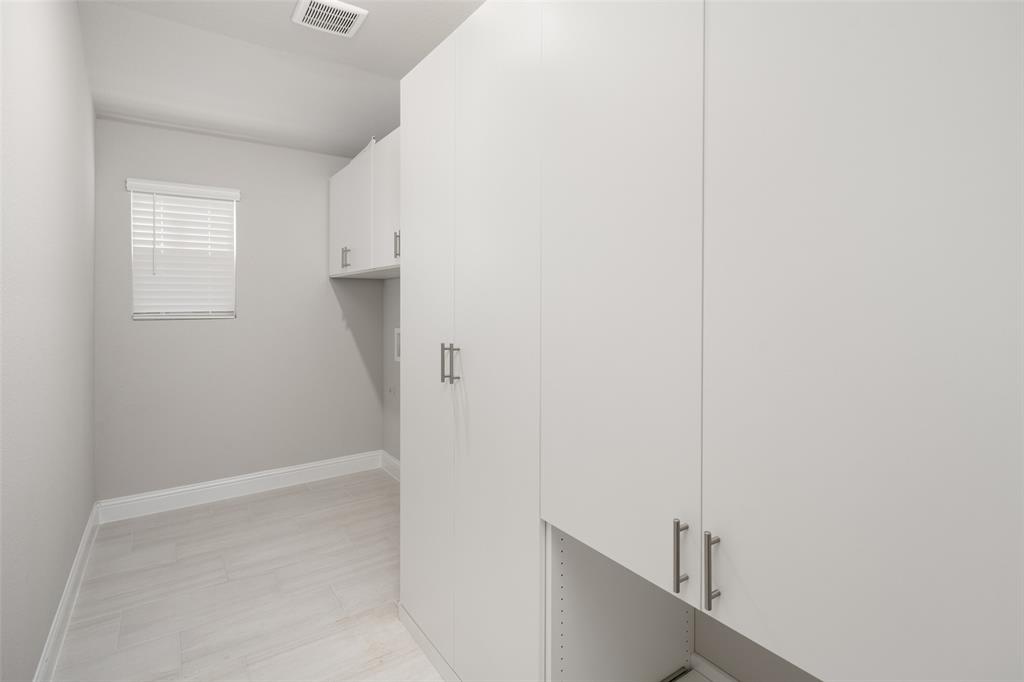 1113 Gardendale Hollow Lane Property Photo 19