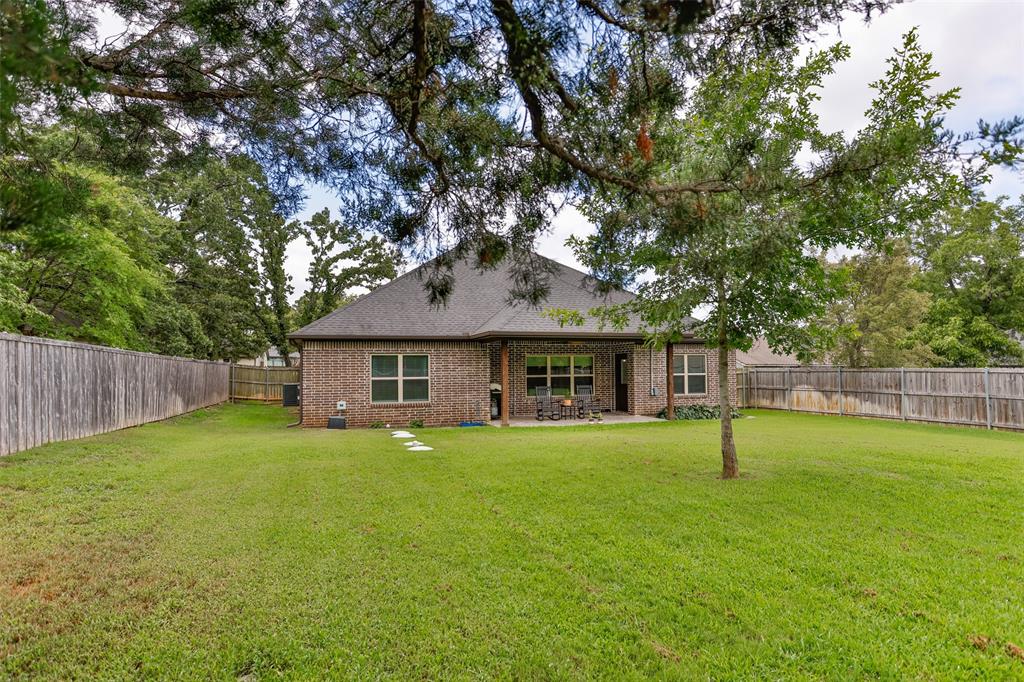 110 E Iriquois Drive Property Photo 26