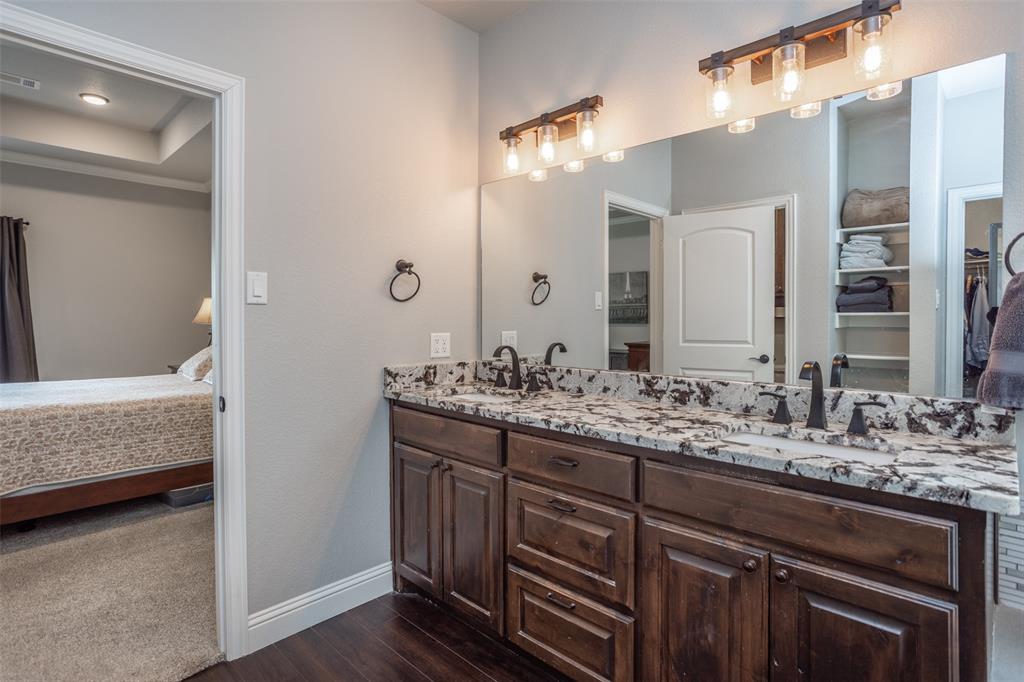 110 E Iriquois Drive Property Photo 32