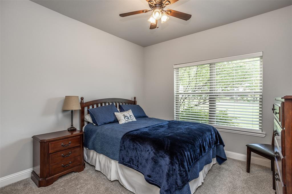 110 E Iriquois Drive Property Photo 34