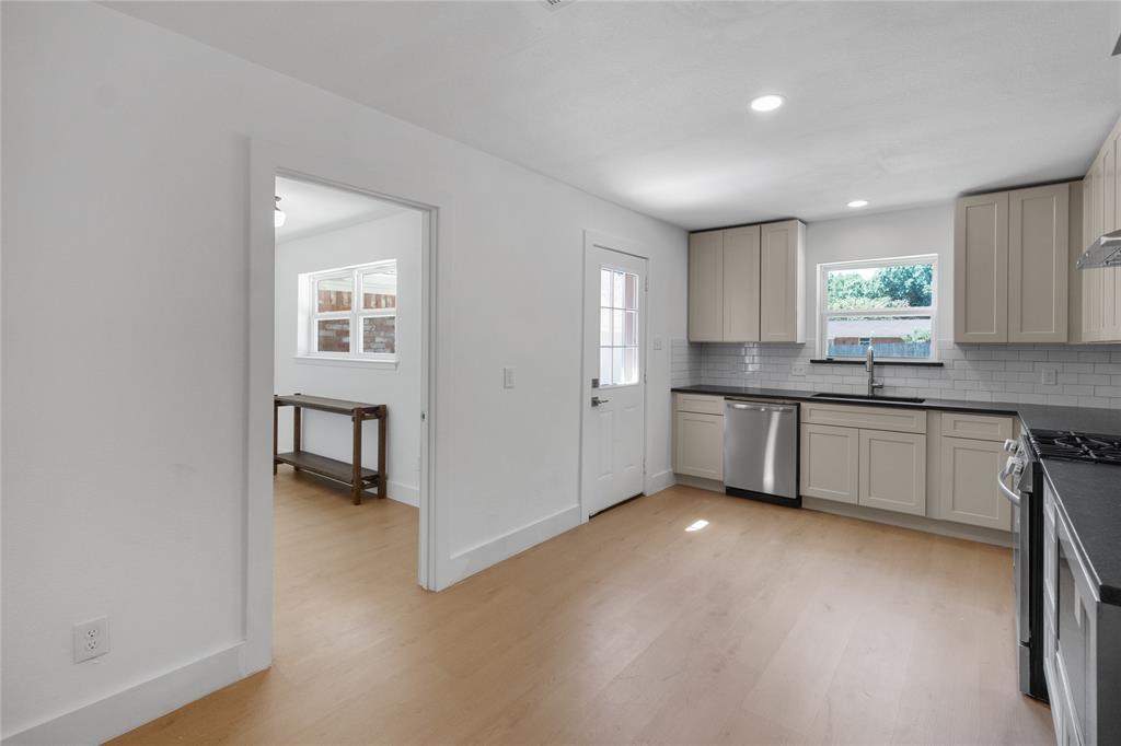 7358 Winnell Way Property Photo 13
