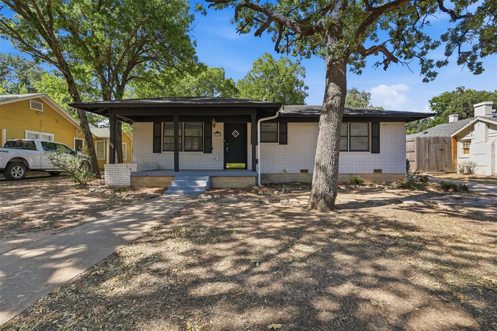 2321 Honeysuckle Avenue Property Photo 1