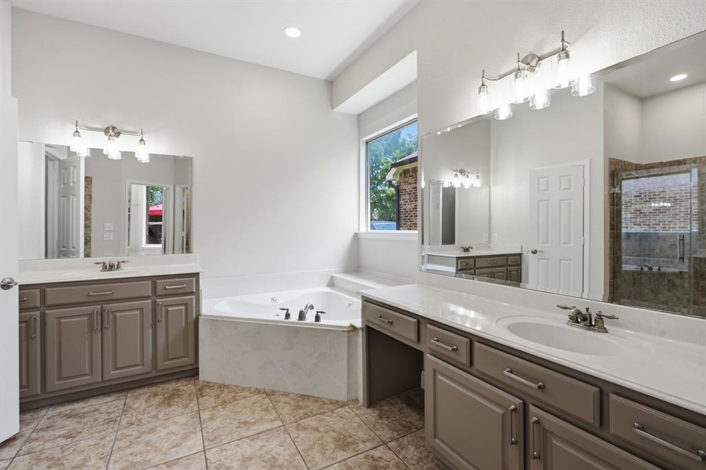 15701 Crown Cove Lane Property Photo 18