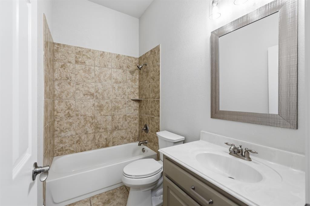 15701 Crown Cove Lane Property Photo 30