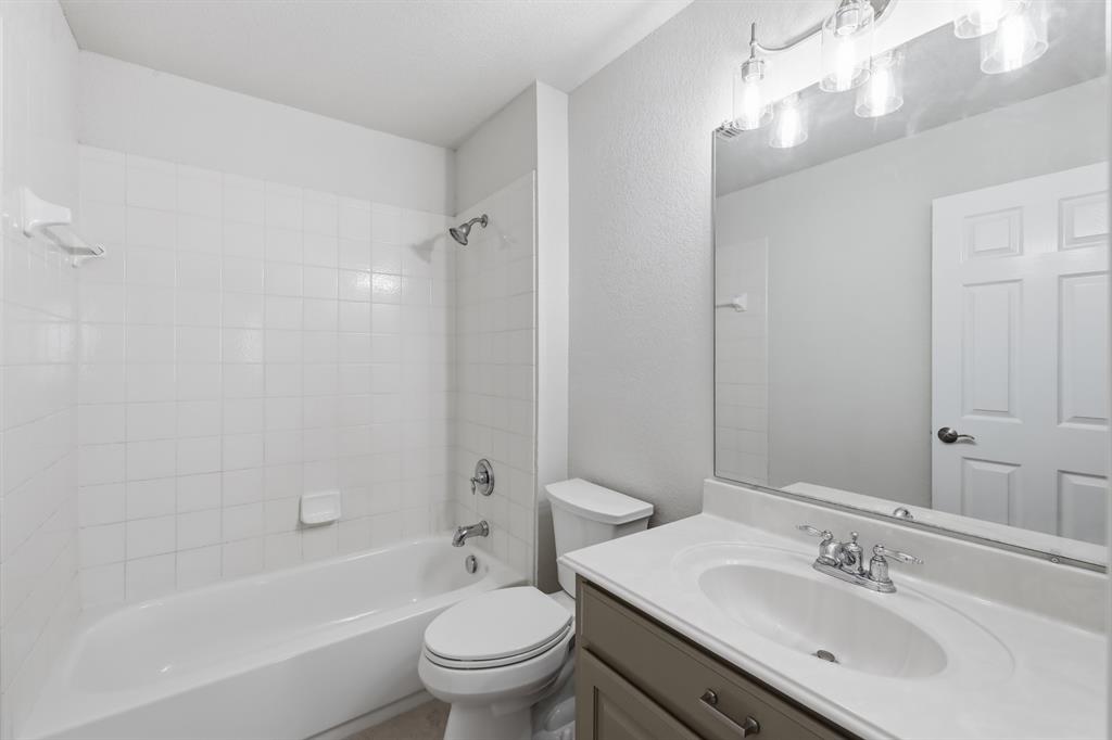 15701 Crown Cove Lane Property Photo 32