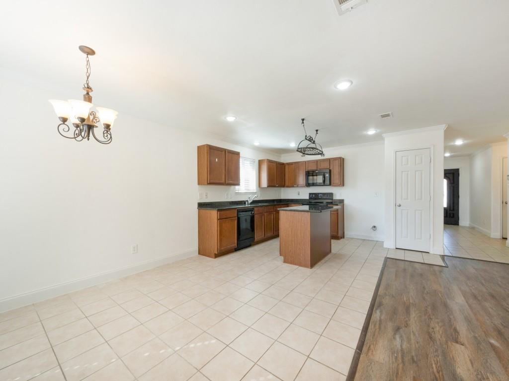 1281 Wysteria Lane Property Photo 7