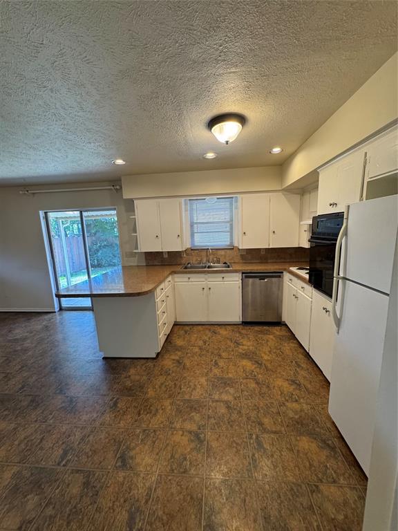 11037 Joymeadow Drive Property Photo 6