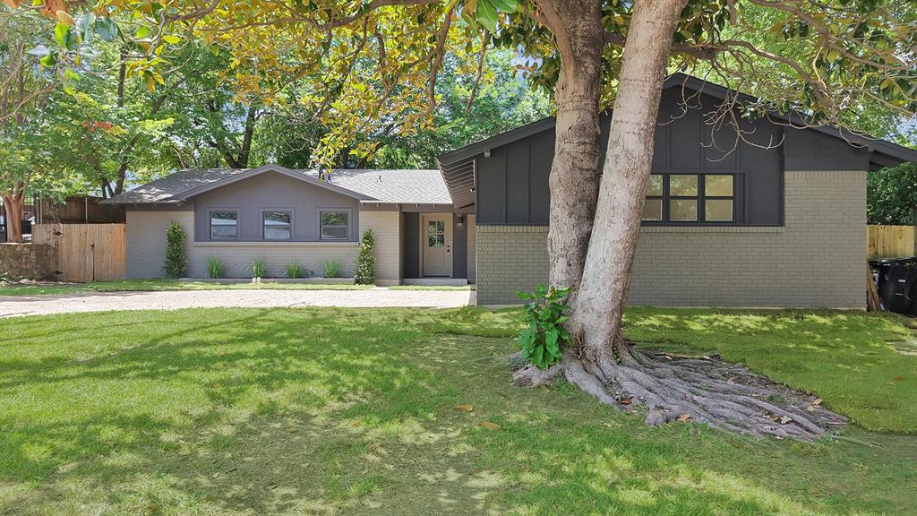 1816 Ridgmar Boulevard Property Photo 3