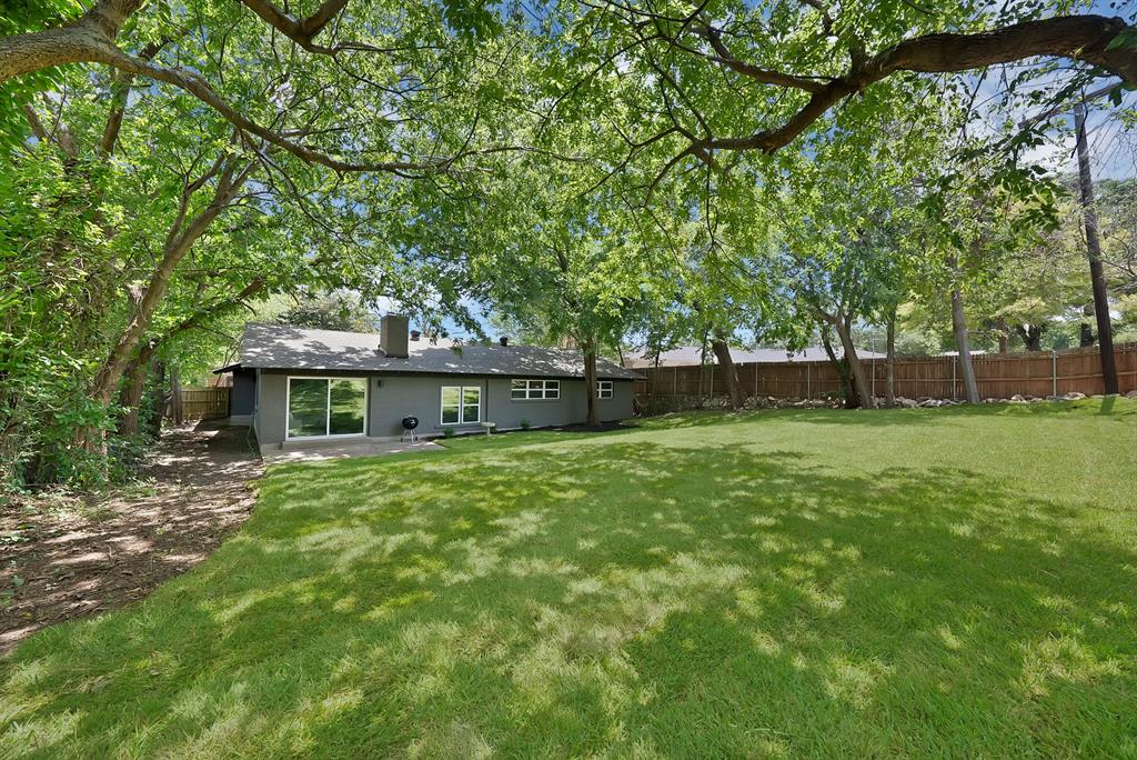 1816 Ridgmar Boulevard Property Photo 7