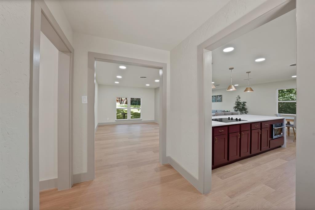 1816 Ridgmar Boulevard Property Photo 8