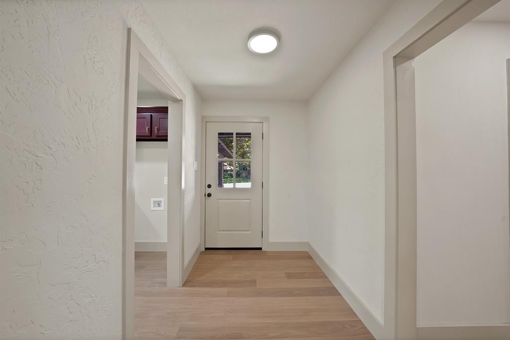 1816 Ridgmar Boulevard Property Photo 9