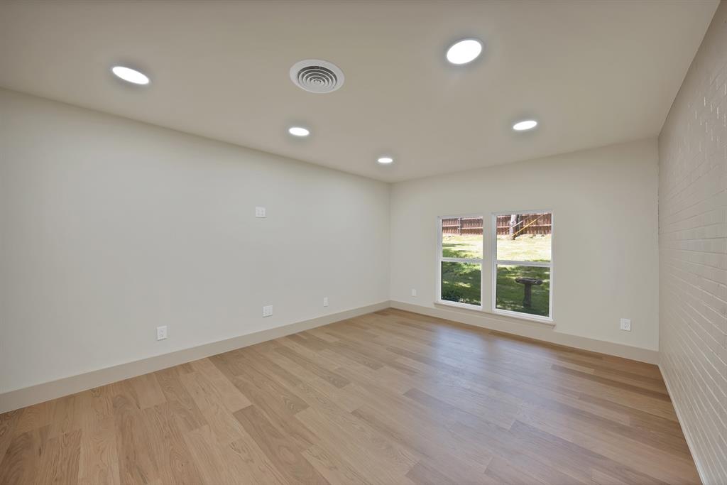 1816 Ridgmar Boulevard Property Photo 18
