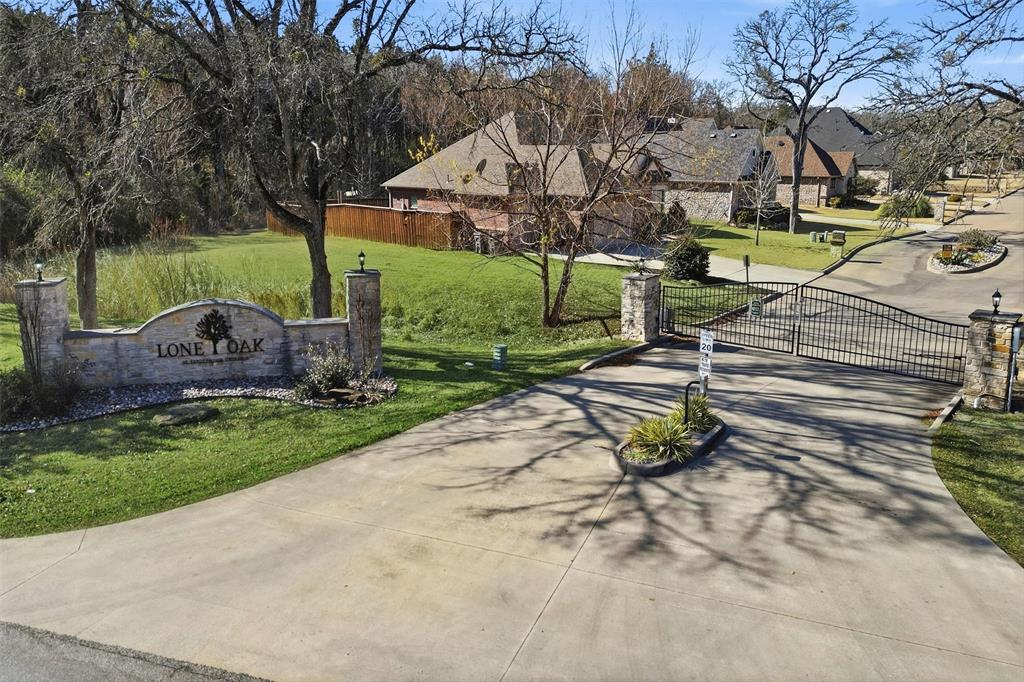 21 Lone Oak Boulevard Property Photo 4