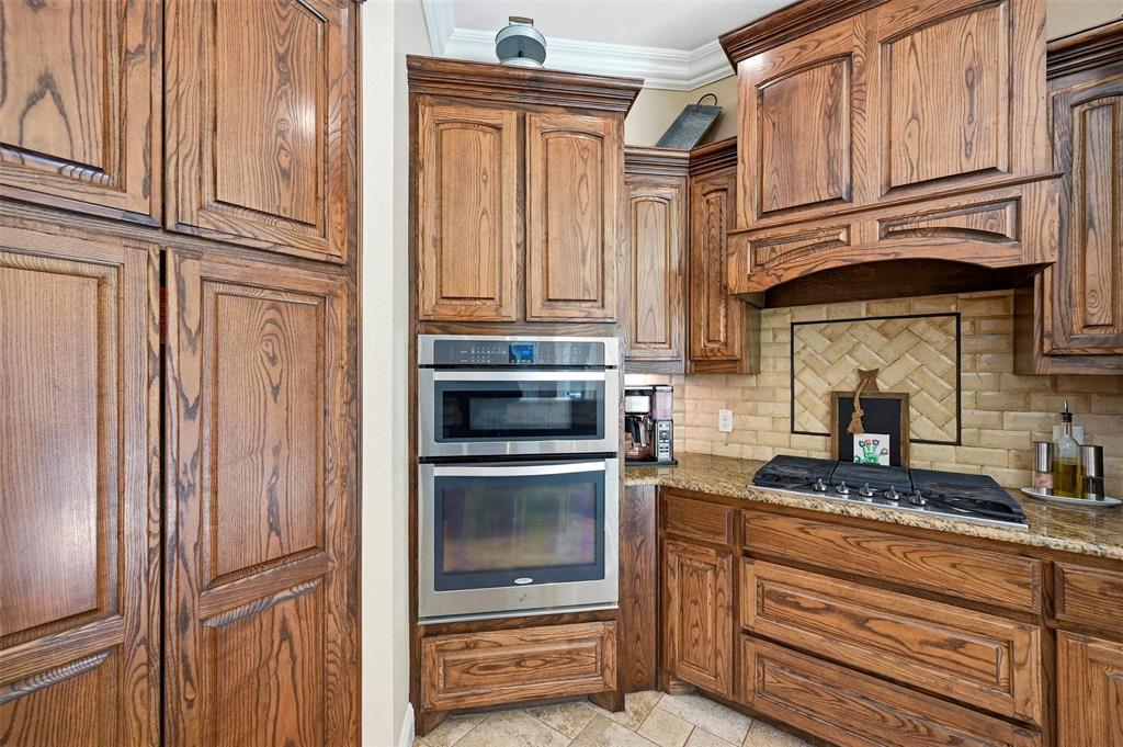 21 Lone Oak Boulevard Property Photo 12