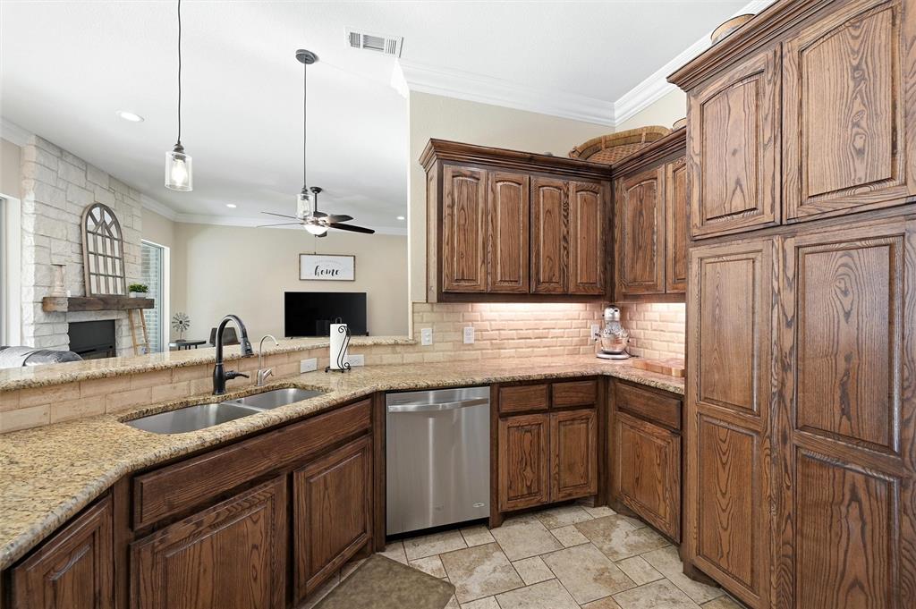 21 Lone Oak Boulevard Property Photo 13