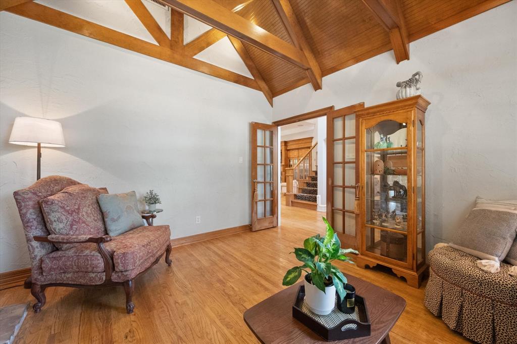 2111 Castle View Road Property Photo 7