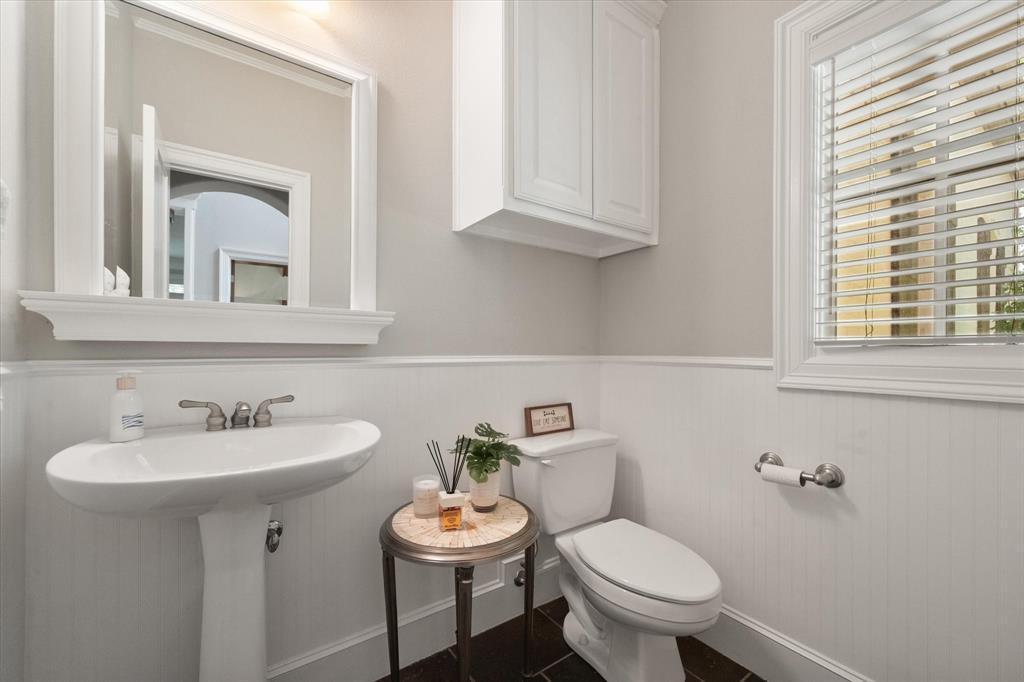 2111 Castle View Road Property Photo 8